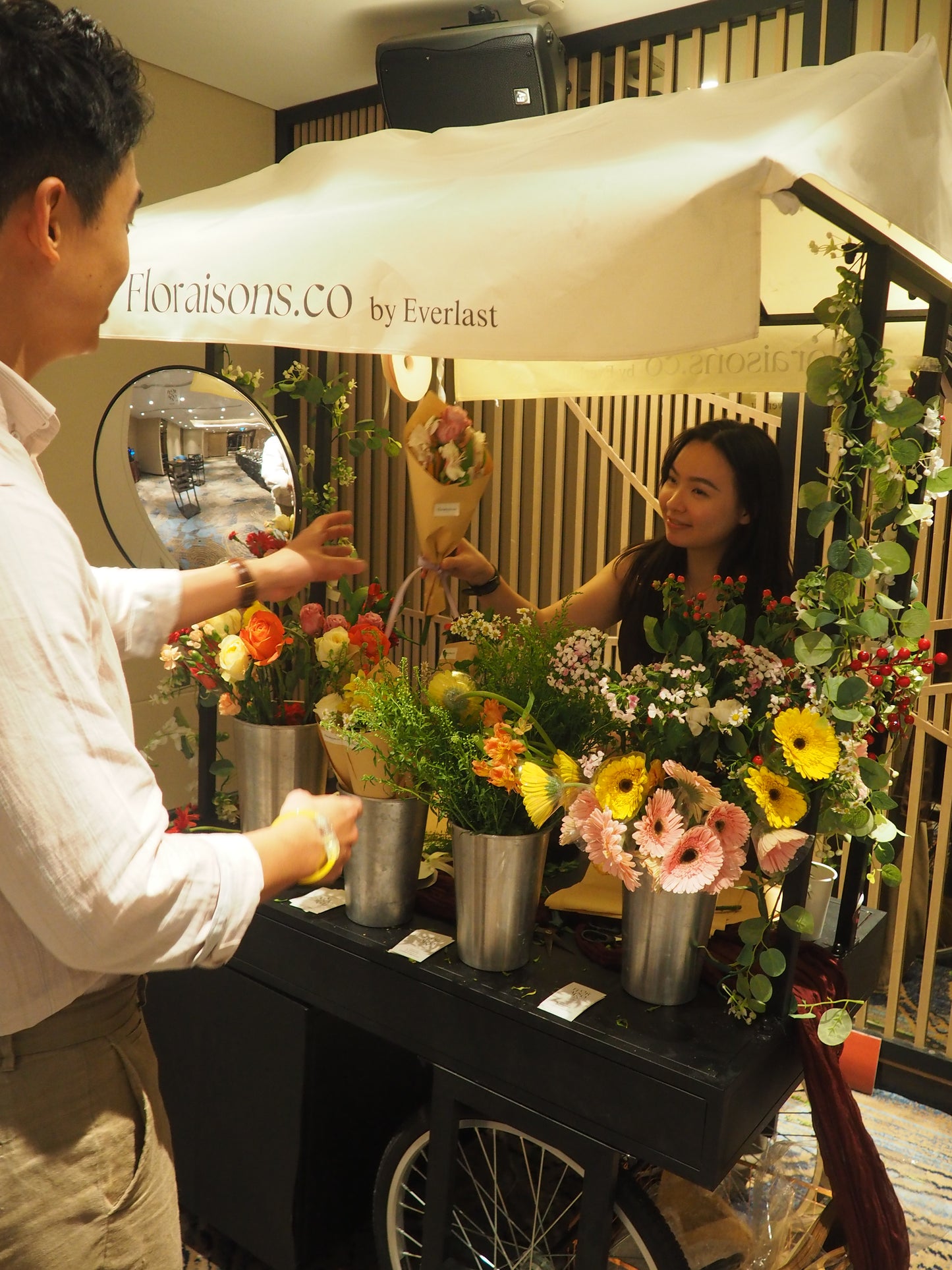 50 Pax Grandeur Flower Bar